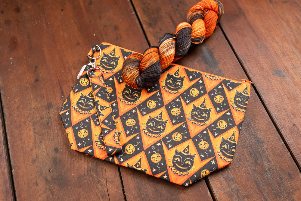 "Clowning Kitties"--Project bag and matching yarn kit